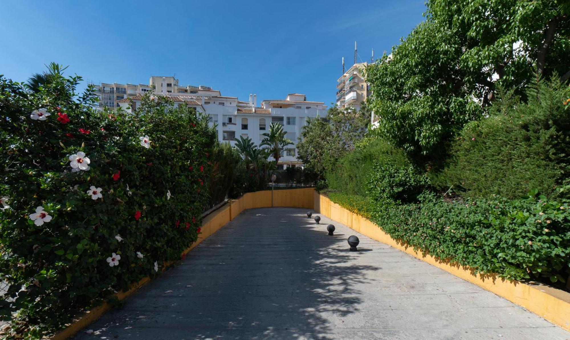 Holidays & Homes I Benalmadena Playa, Piscinas ,Relax Exterior foto